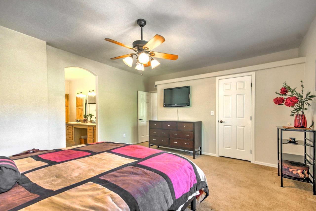 Beautiful Kanab Home With Yard - Walk To Restaurants Eksteriør billede