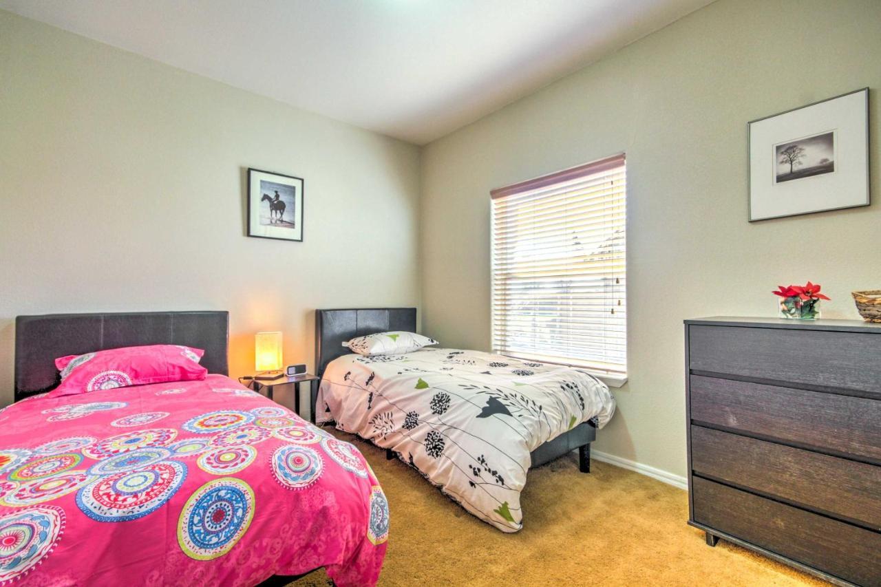 Beautiful Kanab Home With Yard - Walk To Restaurants Eksteriør billede