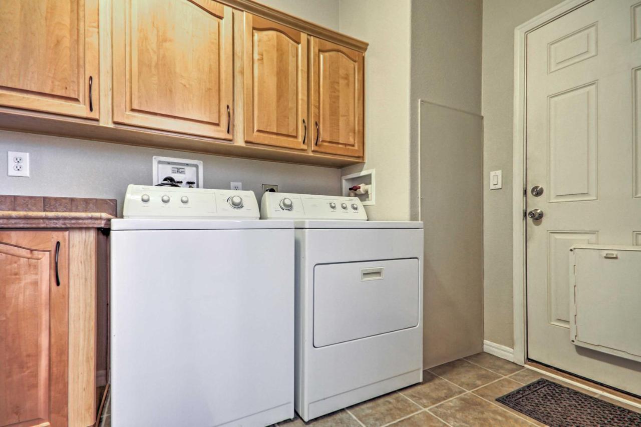Beautiful Kanab Home With Yard - Walk To Restaurants Eksteriør billede